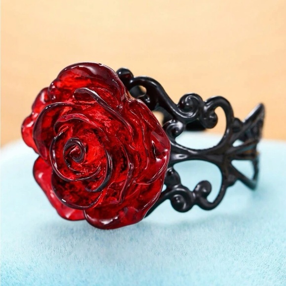 Vintage Jewelry - GOTHIC RED ROSE RING valentines